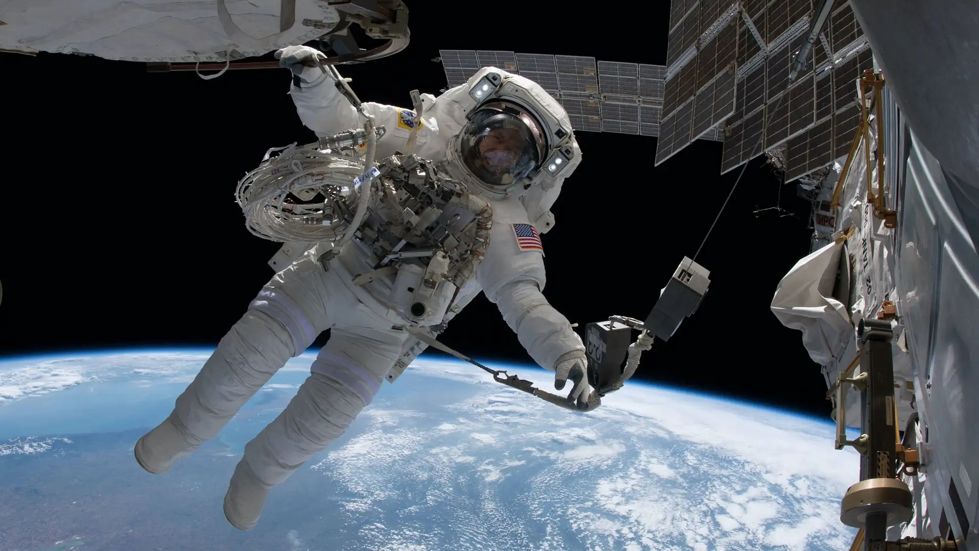 НАСА и Роскосмос се споразумяха за полети на разменни начала до МКС