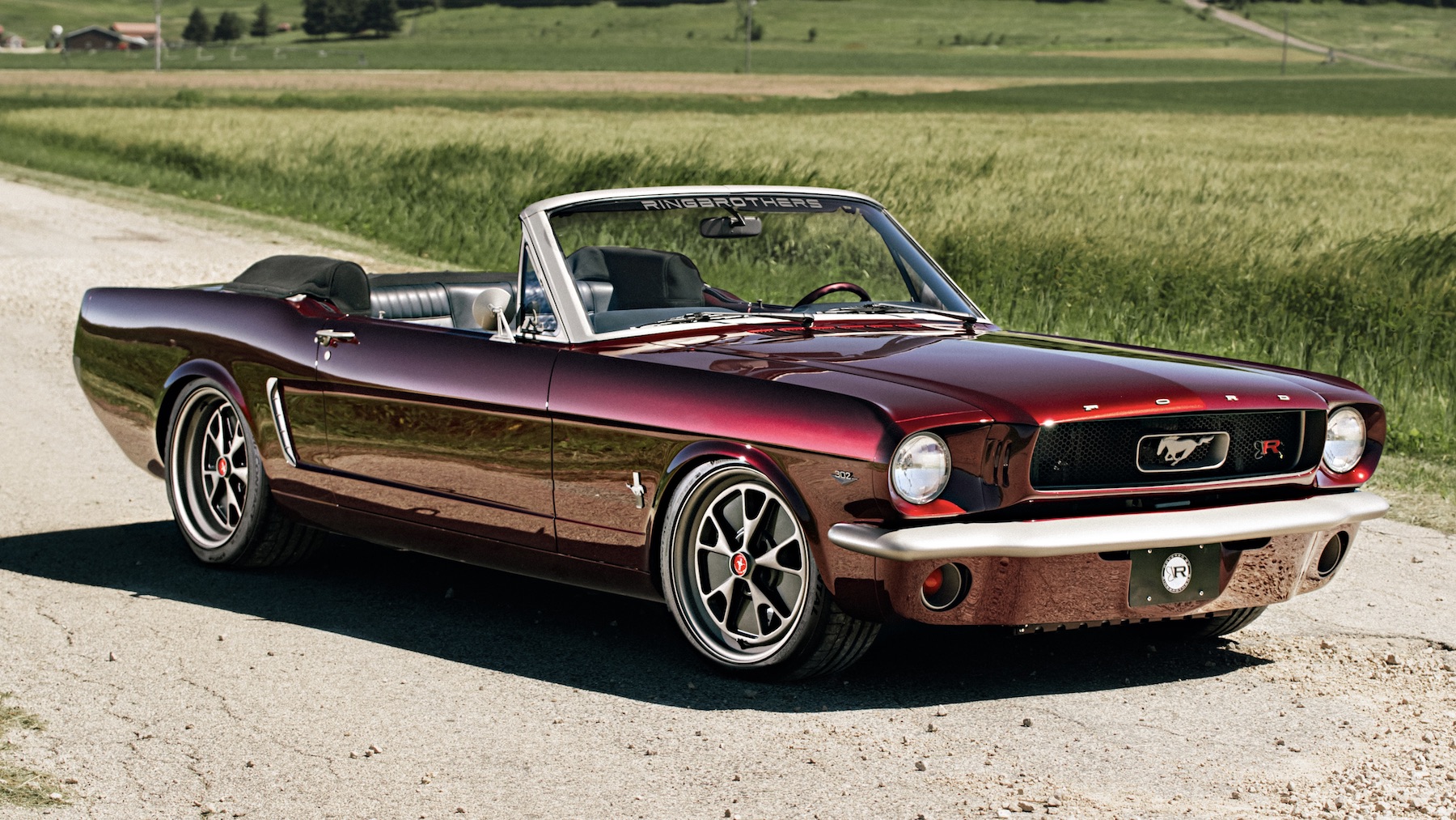 Този Ford Mustang е дело на Ringbrothers и е страхотен!