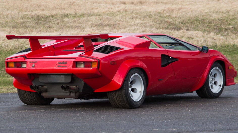 Lamborghini countach максимальная скорость