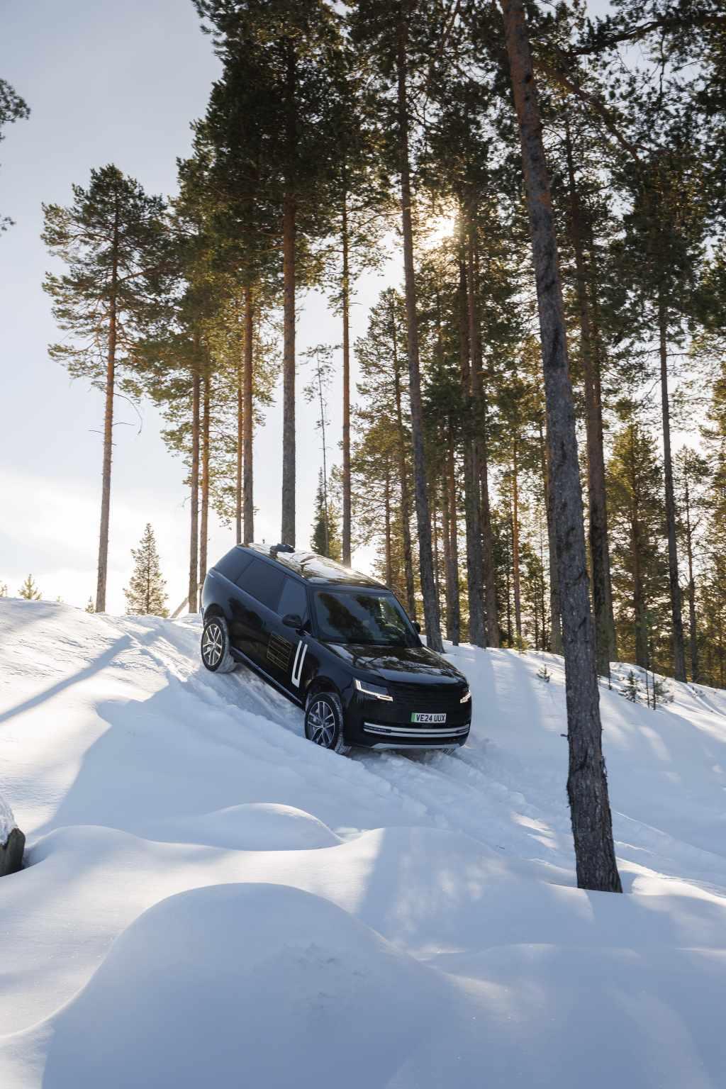 Електрическият Range Rover идва с гигантска батерия: 117 кВтч ...