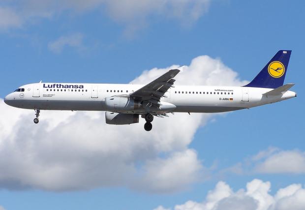 Самолет на Lufthansa лети 10 минути без пилоти в кабината