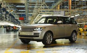 Почти по нашенски. Крадци отмъкнаха двигатели на стойност близо 4 милиона долара от фабрика на Land Rover.