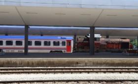 Два влака се сблъскаха на Централна гара в София
