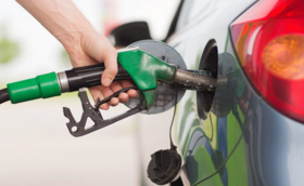 Колко гориво може да купи един среден месечен доход в ЕС? 
