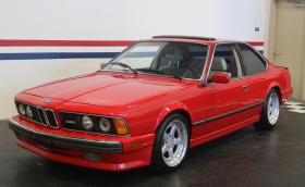 Това 1988 BMW M6 може да бъде ваше за 82 300 лв. Него или ново BMW 220i Coupe?