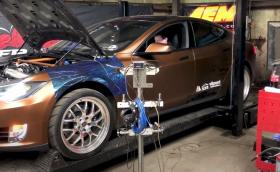 Tesla V8 на диното: генерира 444 коня на колелата и е с около 700 кг по-лека. Видео