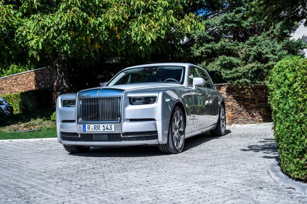 ВИДЕО: Rolls-Royce Phantom, еталонът за лукс!