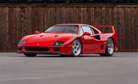 Продадоха Ferrari F40 за 64 секунди (Видео)