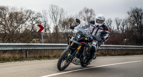 ВИДЕО: Карахме Suzuki V-Strom 800. Още по-добър универсален боец?