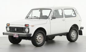 Дъг де Муро продава Lada Niva на търг, внос в САЩ от Япония