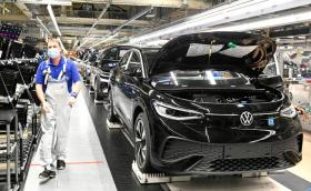 VW орязва бонусите на шефовете си