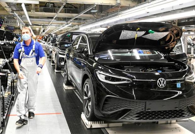 VW орязва бонусите на шефовете си