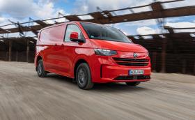 Новият VW Transporter е по-евтин от еквивалентния Ford Transit Custom в България