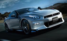 Емблематичният Nissan GT-R R35 вече официално е в историята