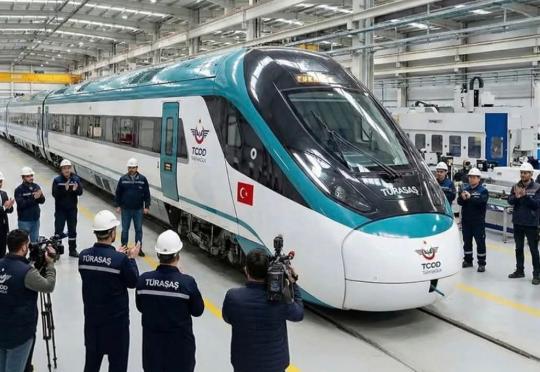 Турция започна да тества първите си високоскоростни влакове