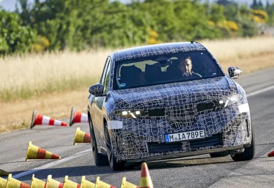 Ето го новото BMW iX4