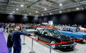 Започна Пролетния авто ретро салон!