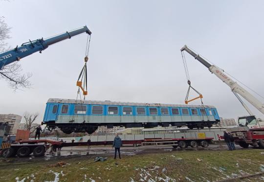 Превръщат стар вагон на БДЖ в университетска библиотека