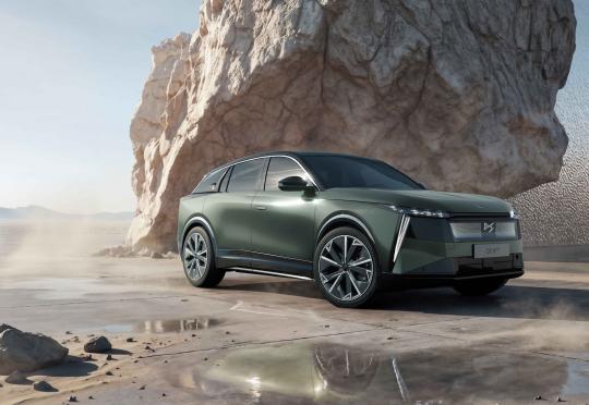 DS N°7 идва като електромобил и хибрид