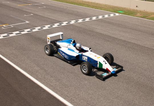 Ето как може да спечелите тест с болид от Формула 4