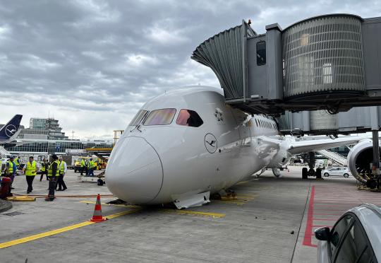 Boeing “клекна” на летището във Франкфурт преди полета за Лос Анджелис