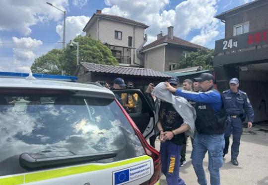 Полицията зрелищно залови крадец на мотори