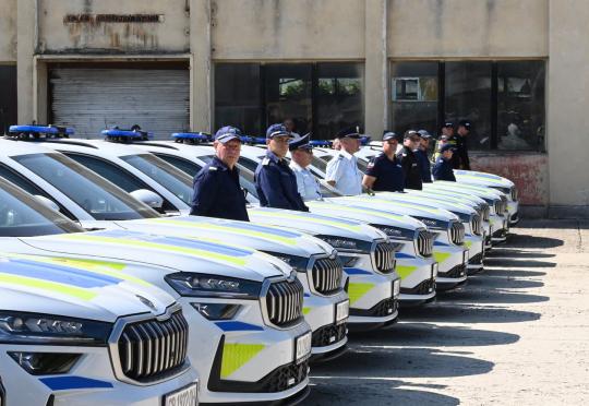 Официално представиха нови 204 патрулки, които излизат на пътя