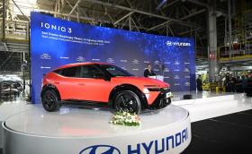 Hyundai започна производството на най-малкия си електромобил на 400 км от България