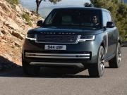 Известен българин е първият, който кара и мие калта в рекламата за новия Range Rover 