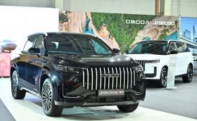На Asia Motor Show представиха новия 8 SHS-P, топ модела на Jaecoo