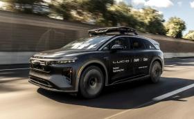 Lucid и Bolt пускат хиляди автономни таксита в Европа