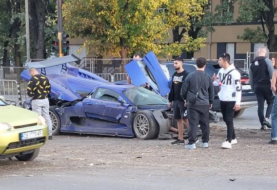 При катастрофа в София унищожиха суперкола, от която има само 20 в света