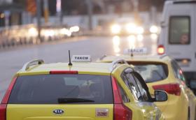Такситата няма да се движат в бус лентите
