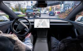 Tesla пак сменя името на “автопилота”