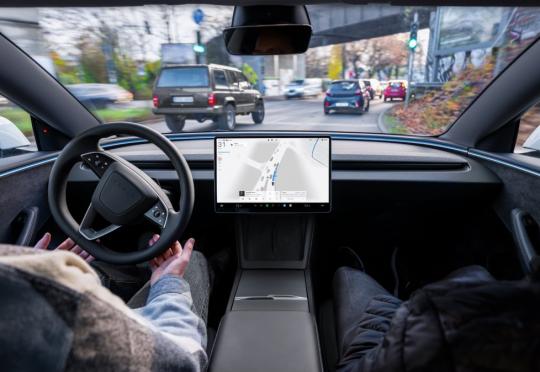 Tesla пак сменя името на “автопилота”