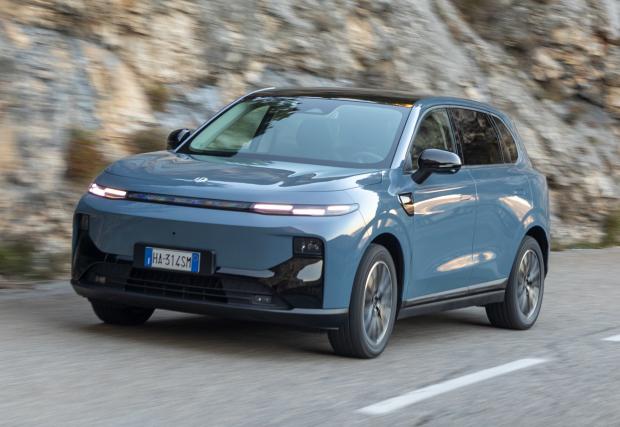 Leapmotor B10 получи актуализация по въздуха 6 месеца след премиерата си