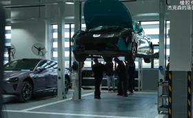 Този електромобил измина 265 000 км за 16 месеца - в какво състояние е батерията?