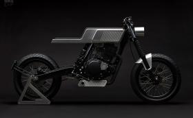 Това Suzuki GN250 от Free Spirit Motorcycles е като направено от Lego