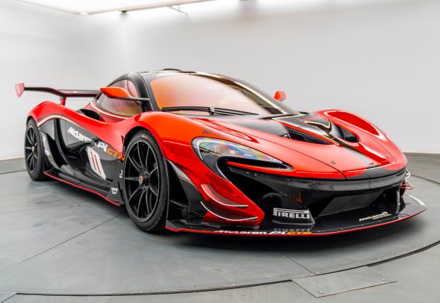 Имате ден да си купите този 2015 McLaren P1 GTR. Трябват ви ок. 2 млн. долара