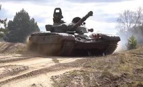Ако ви се наложи да карате танк Т-72, ето малко инструкции (Видео)