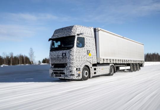 Mercedes тества електрически седлови влекачи при температури от -25 градуса