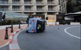 ВИДЕО: Citroën AMI се преобърна на най-известния завой в Монако