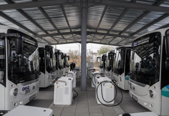 Тези електробуси заменят дизелови автобуси по линии 23 и 100 в София от 3 април