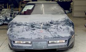 Този 1990 Chevrolet Corvette ZR-1 e купен нов и е оставен в гараж за 32 години