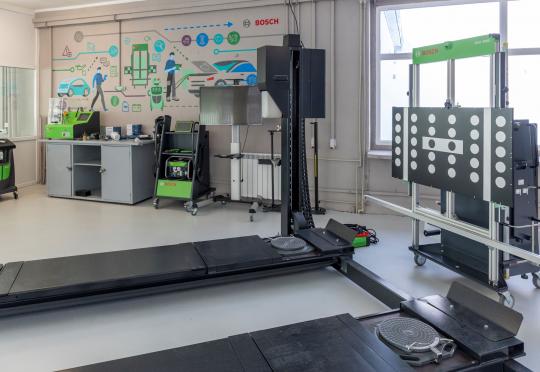 Bosch отвори център за обучения в ПГТЕ 'Хенри Форд'