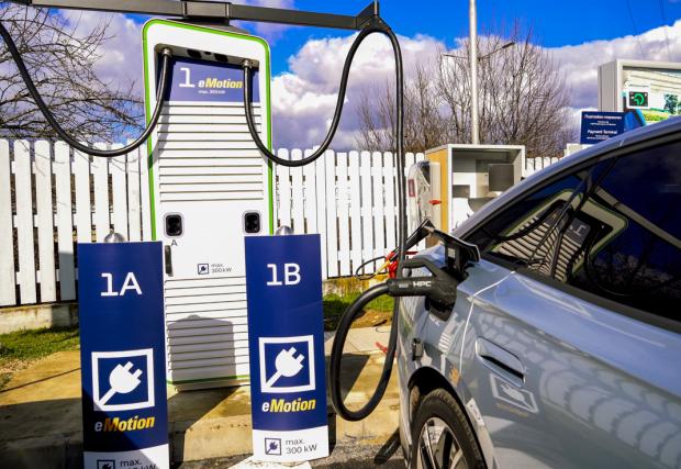 OMV създава мрежа от собствени бързи зарядни станции в България