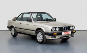 Това 1989 BMW 316i се продава за… 88 хил. лв.!