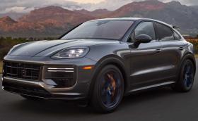 Porsche Cayenne фейслифт дебютира с обновен интериор и по-мощни мотори