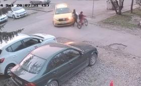 Арестуваха шофьора, блъснал с такси майка и дете в София (Видео)