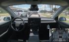 Tesla достави автомобил на клиент изцяло автономно